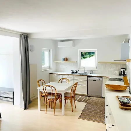 Apartament In Mit Terrasse *